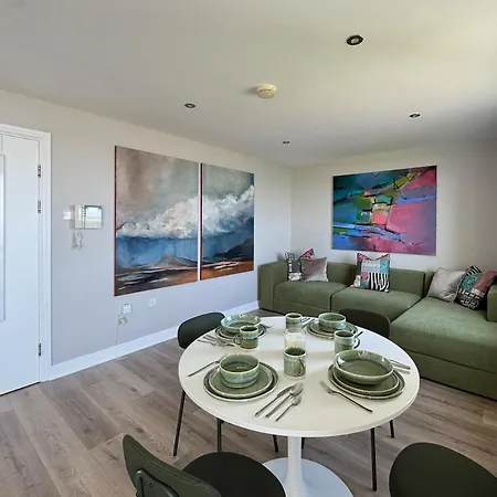 아파트 The Art House 10 Salthill *